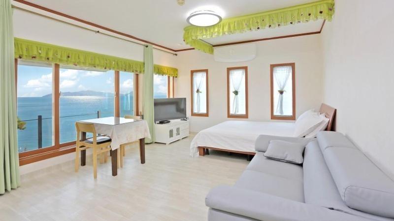 Namhae Eunbit Bada Pension Room photo